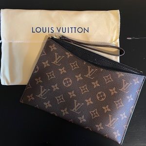 LV Fashion Clutch